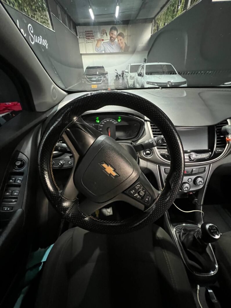 
								CHEVROLET TRACKER LS MT 1.8 4X2 full									