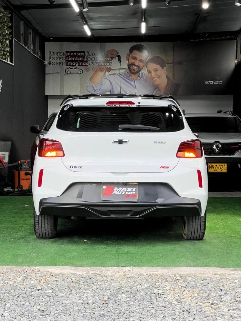 
								CHEVROLET ONIX RS MT HB full									