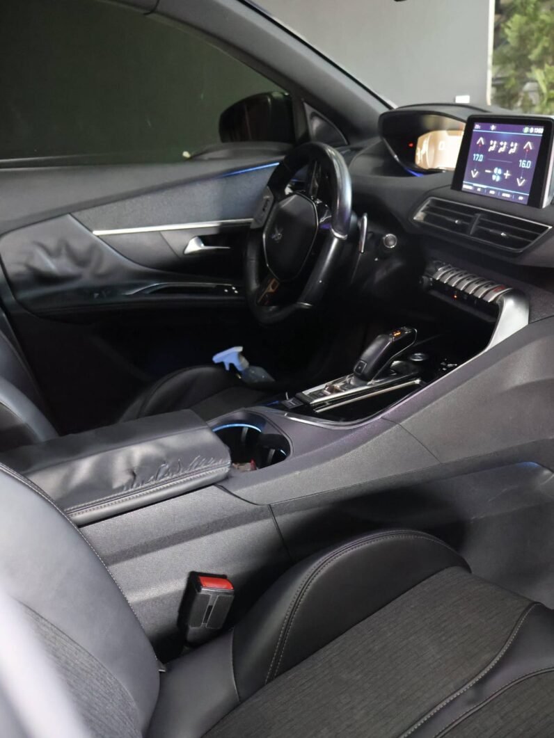 
								PEUGEOT 3008 GT LINE 1.6 AT full									