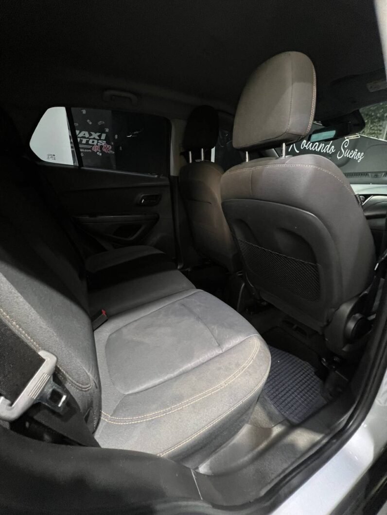 
								CHEVROLET TRACKER LS MT 1.8 4X2 full									