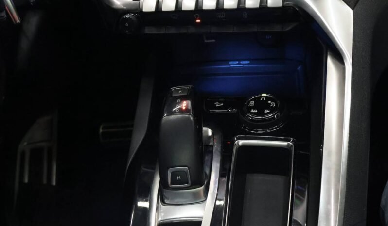 
								PEUGEOT 3008 GT LINE 1.6 AT full									