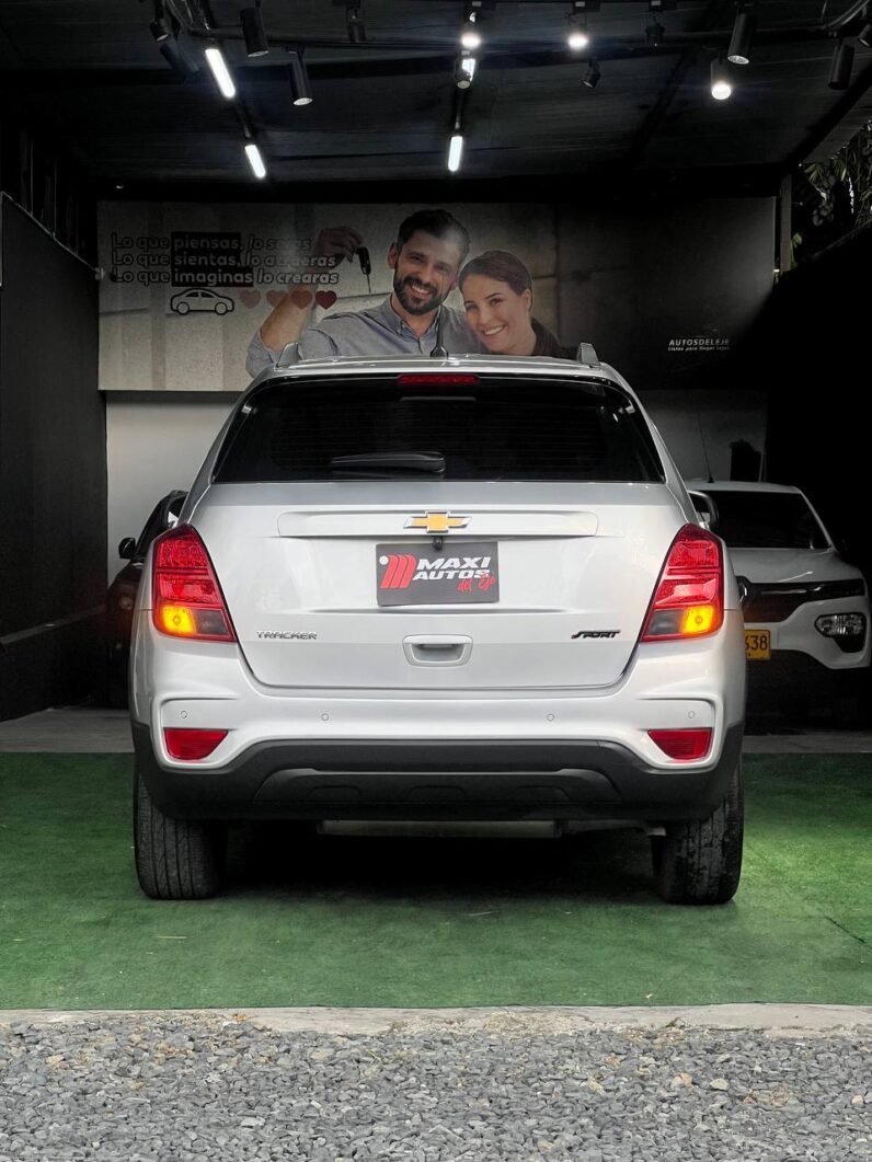
								CHEVROLET TRACKER LS MT 1.8 4X2 full									