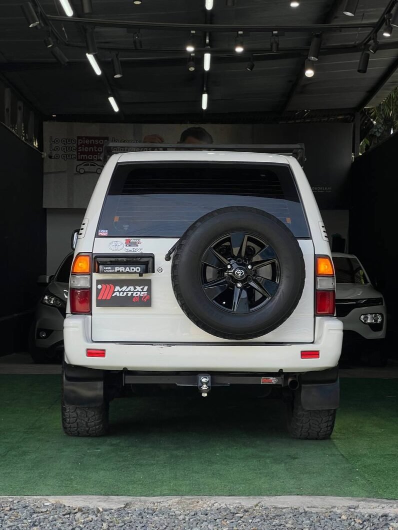 
								TOYOTA PRADO SUMO 2.7 MT 4X4 full									