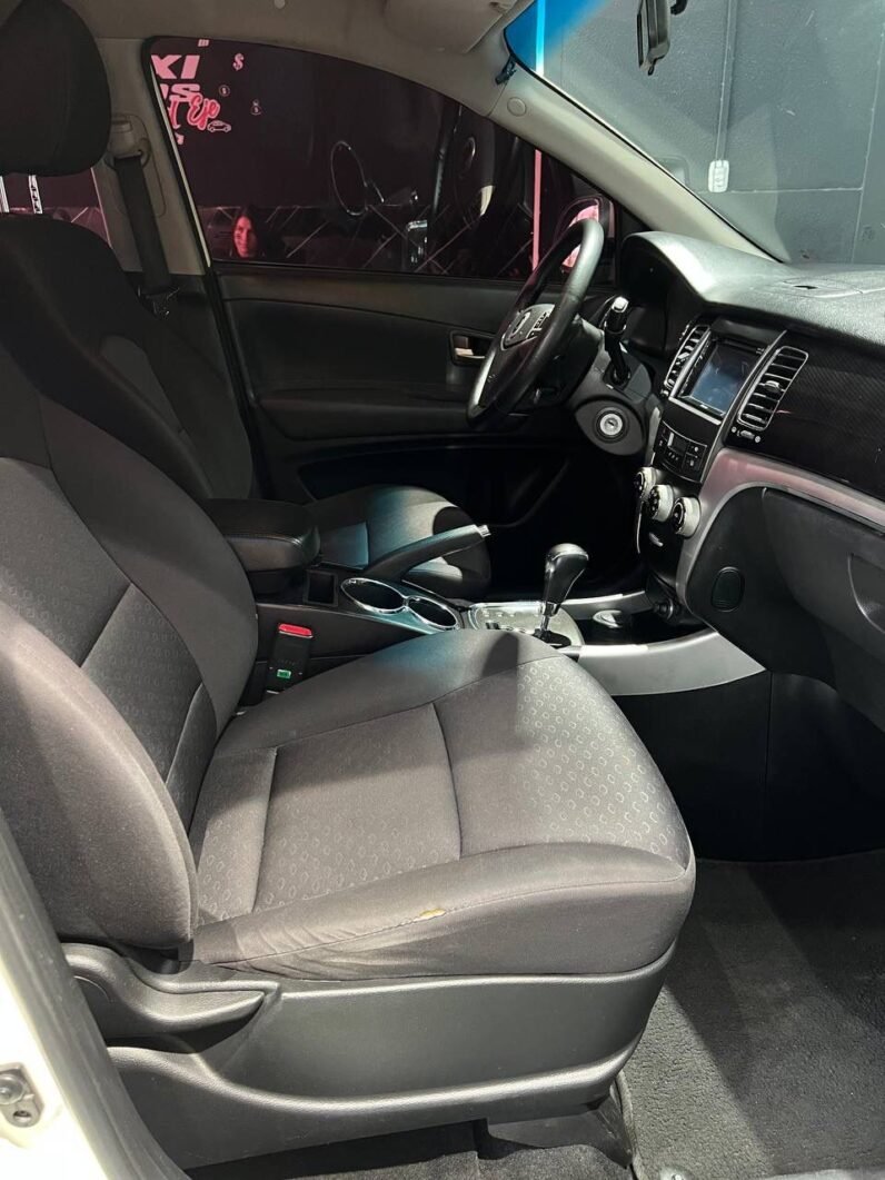 
								SSANGYONG KORANDO C AT 2.0 GASOLINA 4X2 full									