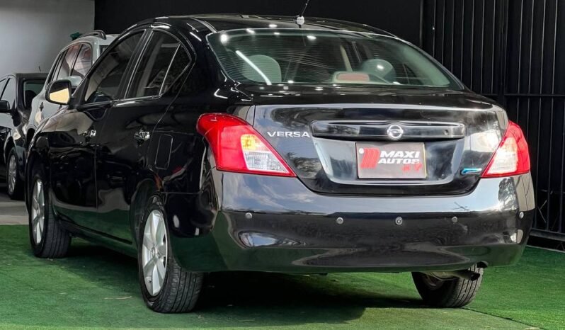 
								NISSAN VERSA ADVANCE MT 1.6 SD full									