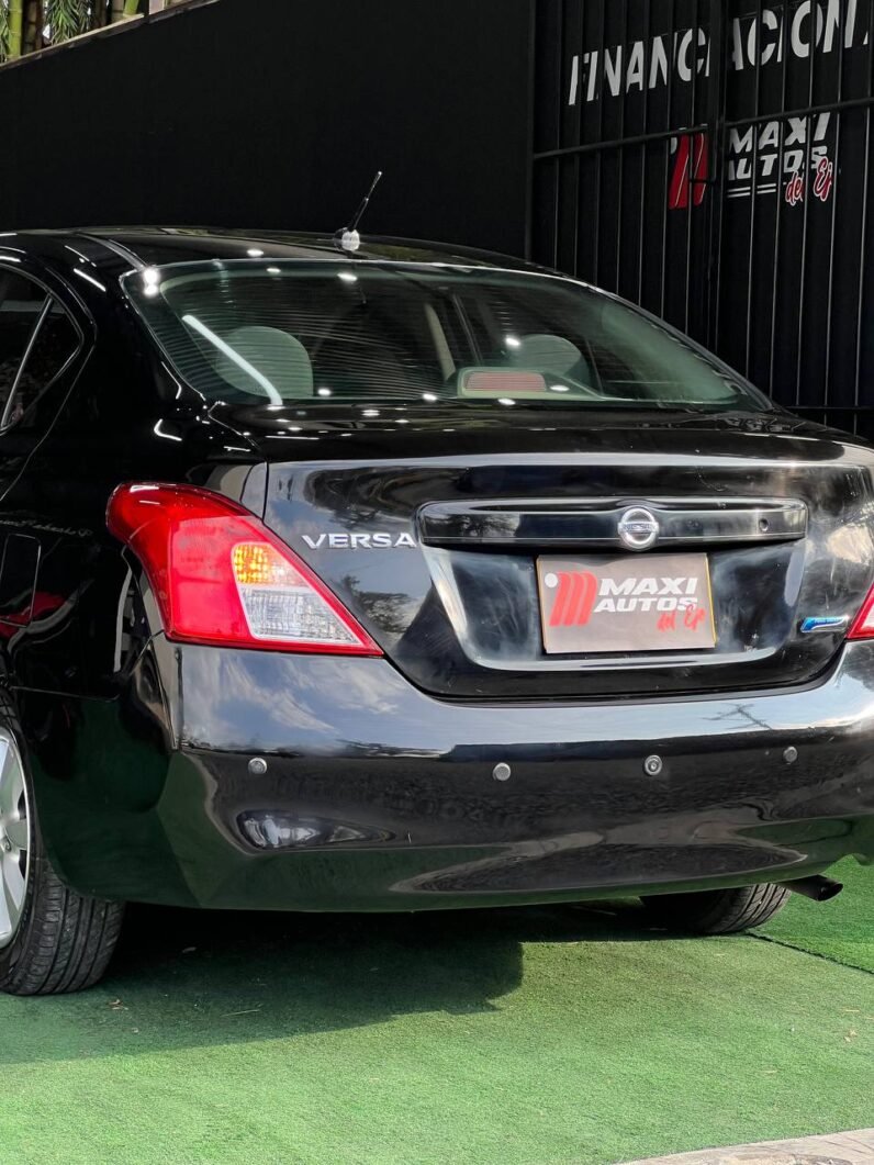 
								NISSAN VERSA ADVANCE MT 1.6 SD full									