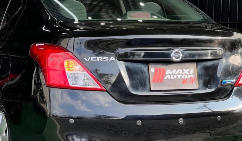 
								NISSAN VERSA ADVANCE MT 1.6 SD full									