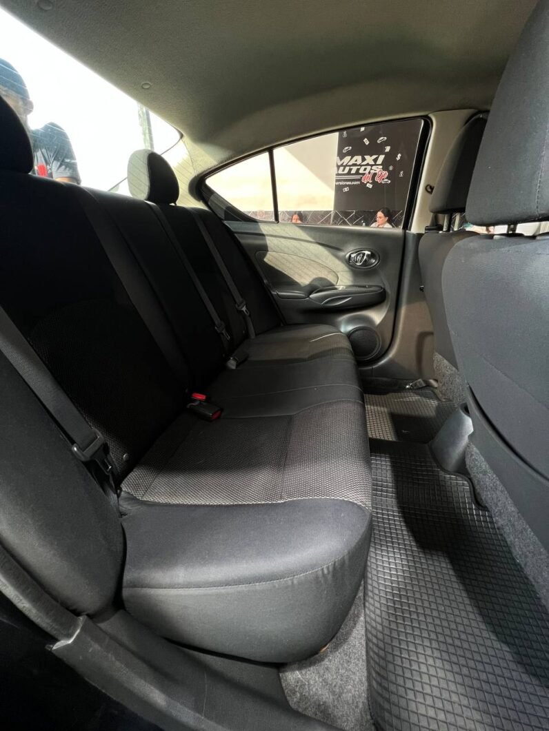 
								NISSAN VERSA ADVANCE MT 1.6 SD full									