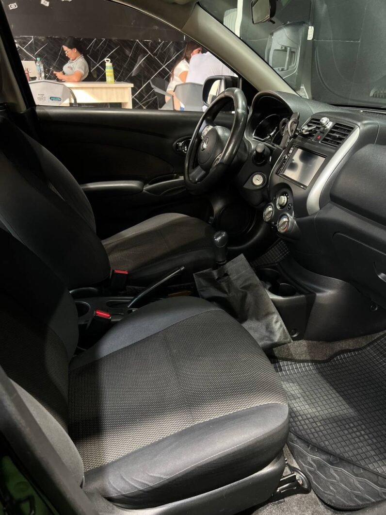 
								NISSAN VERSA ADVANCE MT 1.6 SD full									