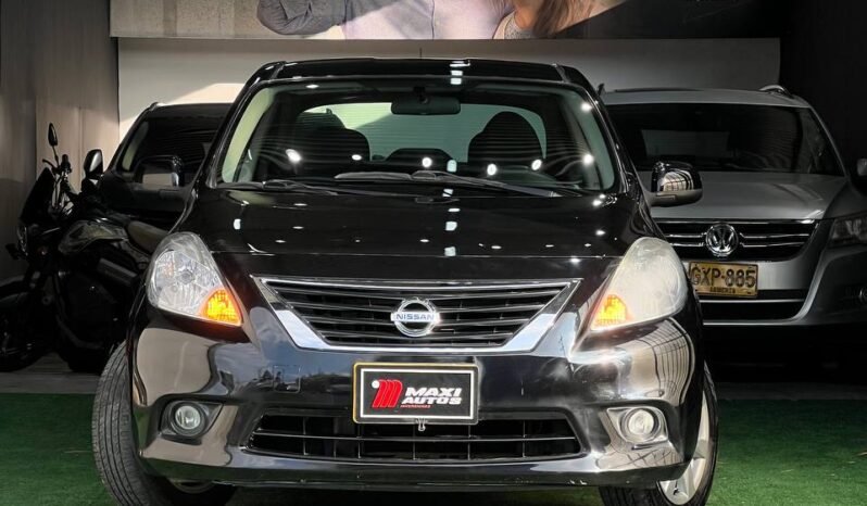 
								NISSAN VERSA ADVANCE MT 1.6 SD full									