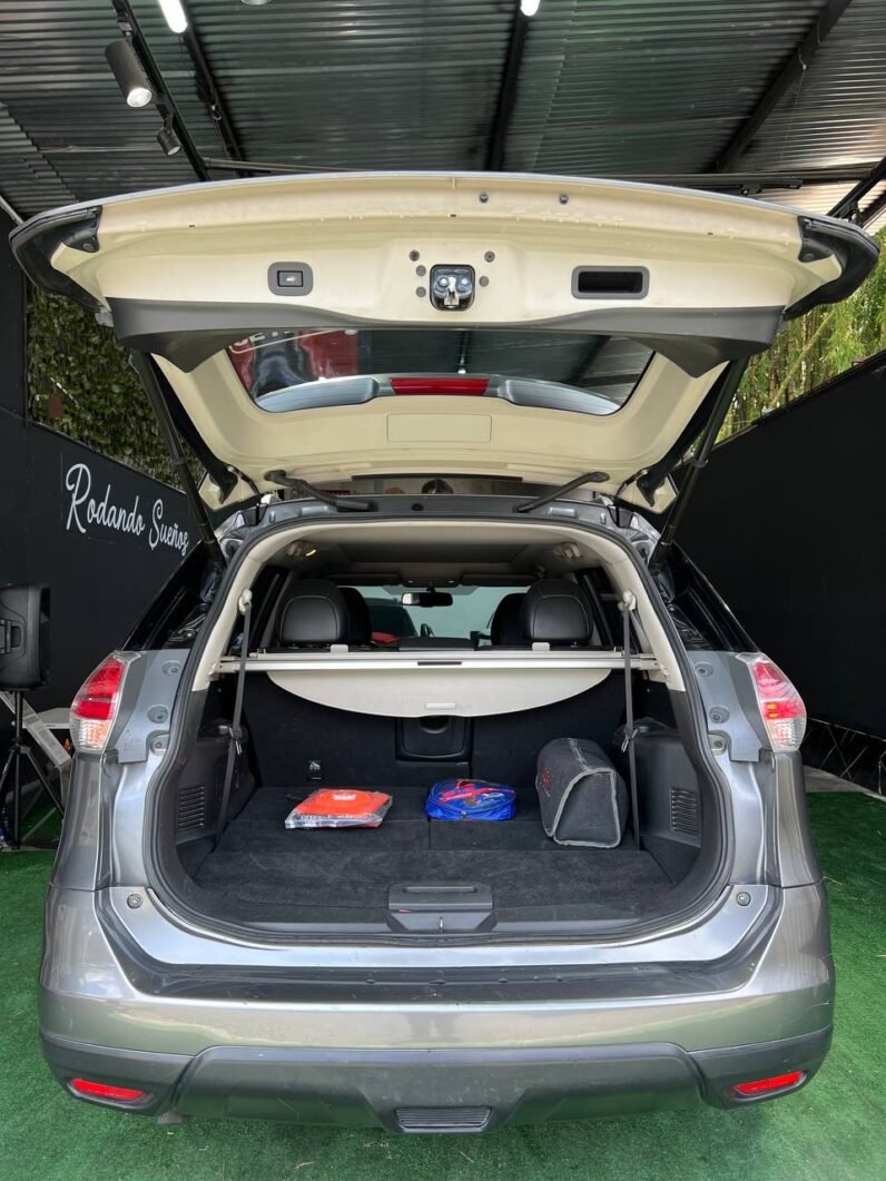 
								NISSAN X-TRAIL 2.5 AT 4X4 EXCLUSIVE 7PTOS full									