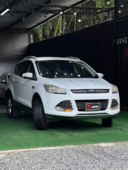 FORD ESCAPE SE AT 4X4