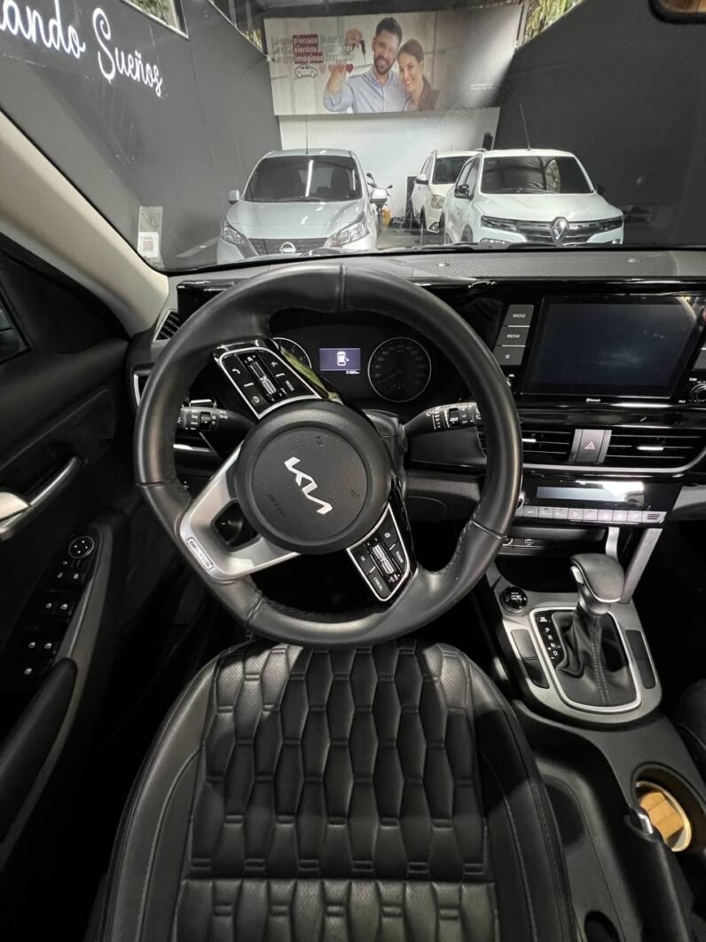 
								KIA SELTOS ZENITH AT 1.6 4×2 full									