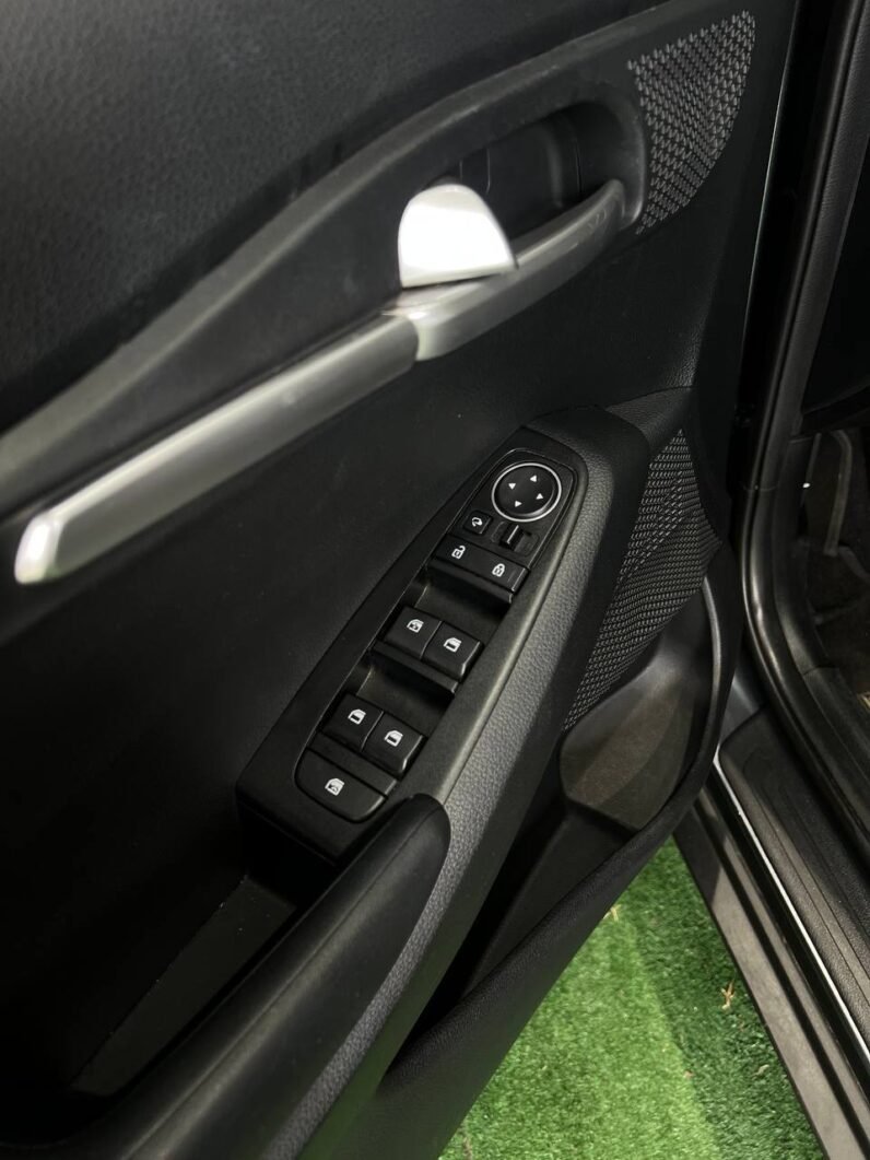 
								KIA SELTOS ZENITH AT 1.6 4×2 full									