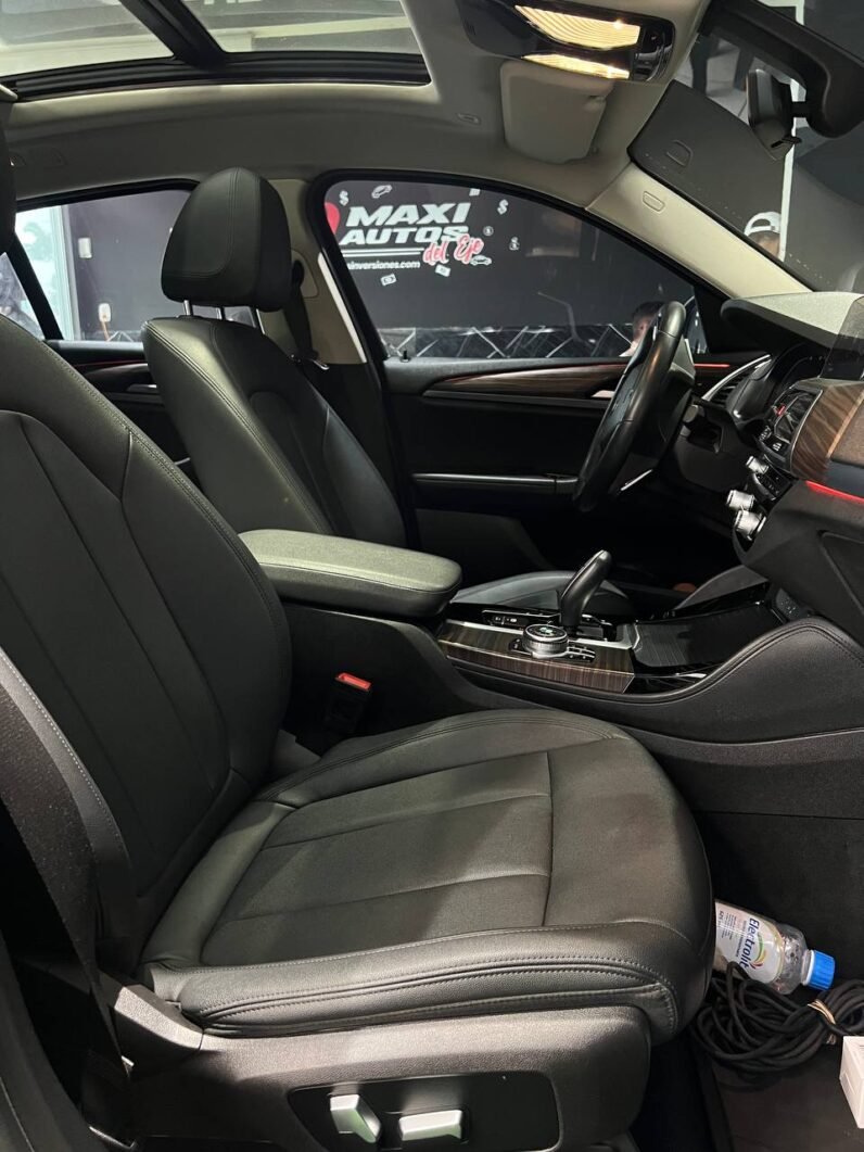 
								BMW X4 XDRIVE 30I 2.0 AT full									