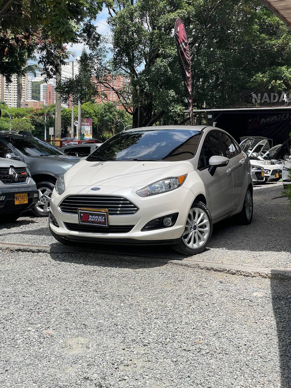 FORD  FIESTA SE 1.6L AT SEDAN