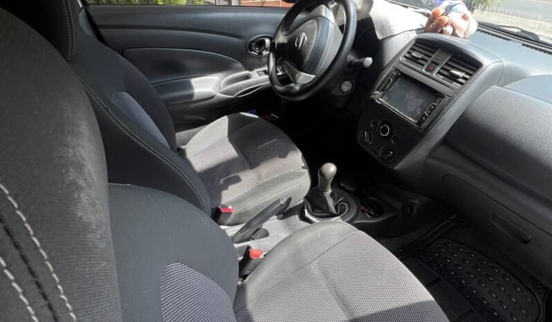 
								NISSAN VERSA SENSE MT 1.6 full									