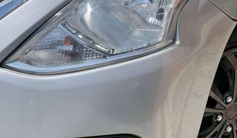 
								NISSAN VERSA SENSE MT 1.6 full									