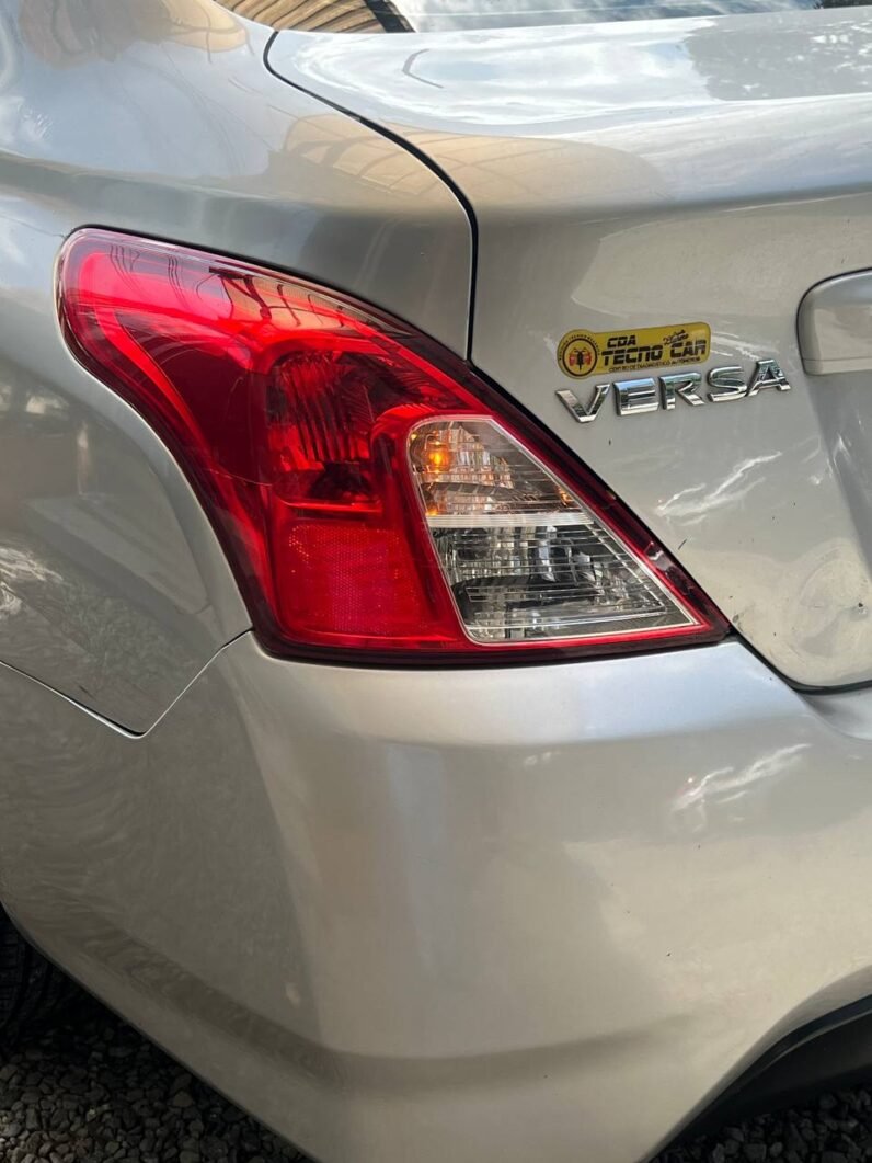 
								NISSAN VERSA SENSE MT 1.6 full									