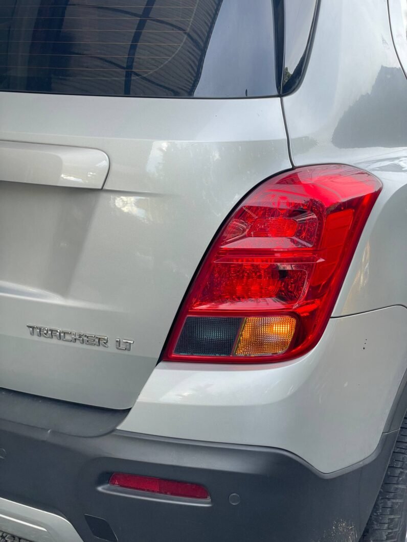 
								CHEVROLET TRACKER LT AT 1.8 full									