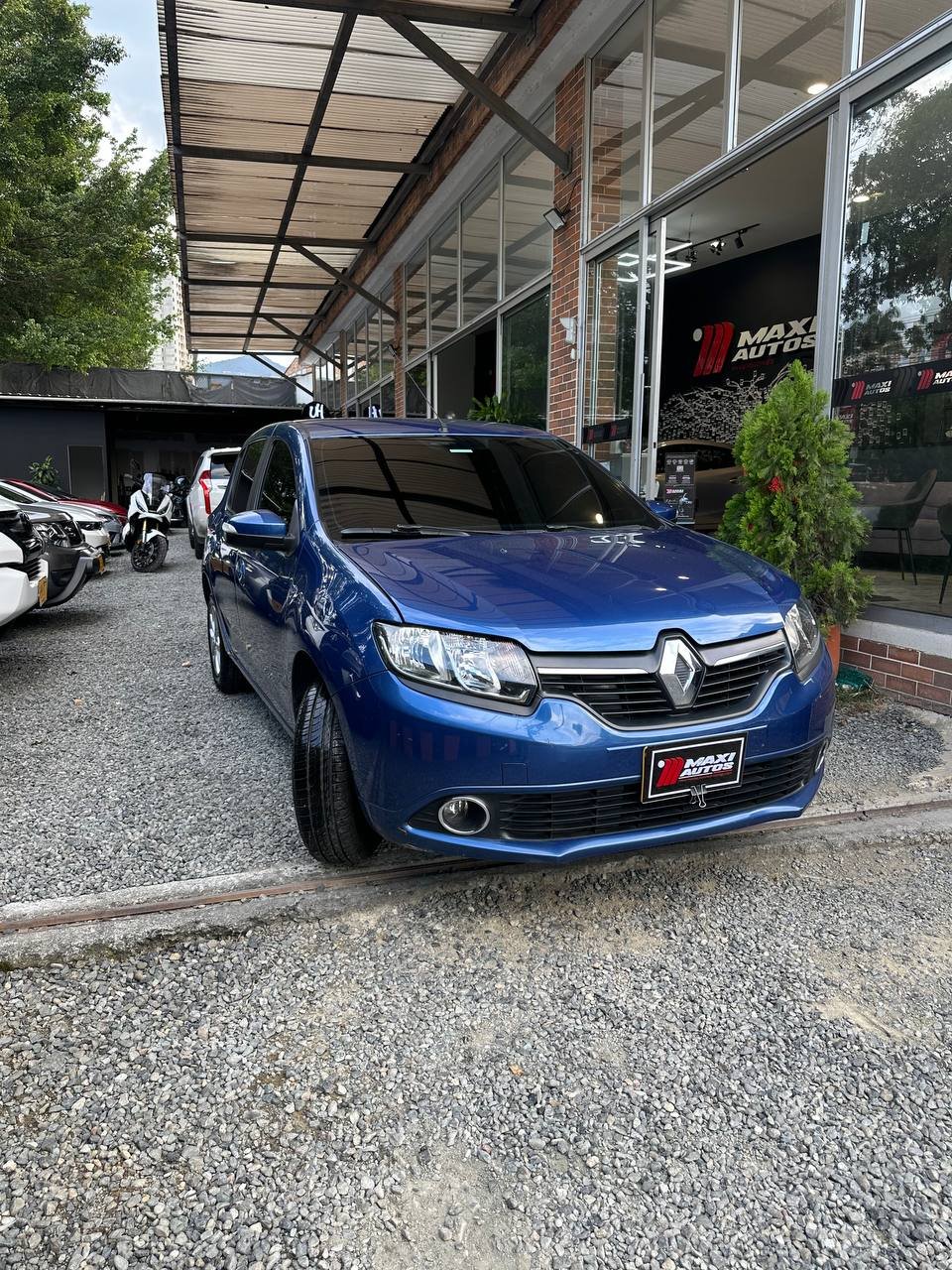 RENAULT SANDERO AUTOMATIQ