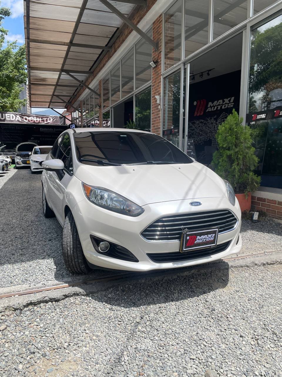 FORD  FIESTA SE 1.6L AT SEDAN