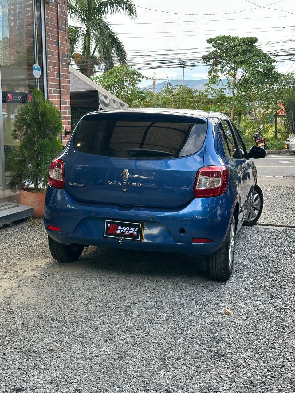 RENAULT SANDERO AUTOMATIQ