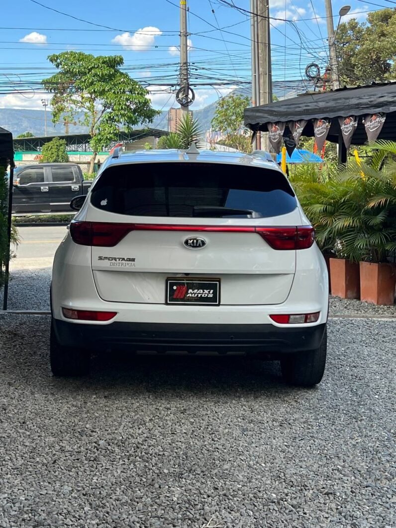 
								KIA SPORTAGE DESIRE 2.0 AT 4X2 full									