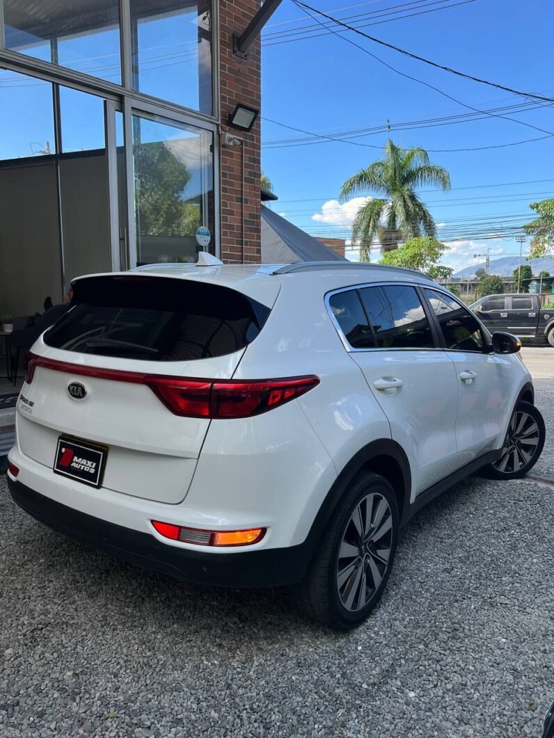 
								KIA SPORTAGE DESIRE 2.0 AT 4X2 full									