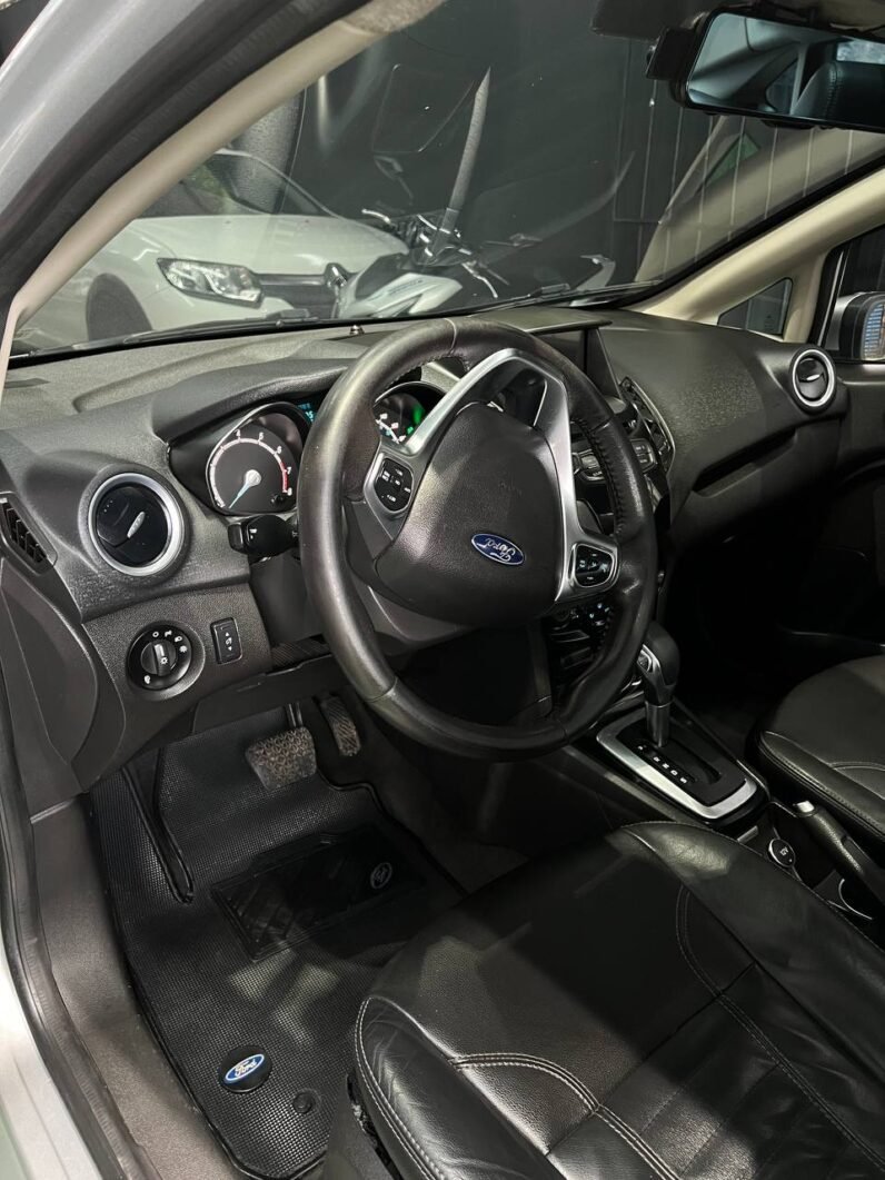 
								FORD FIESTA TITANIUM AT 1.6 full									