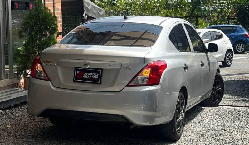 
								NISSAN VERSA SENSE MT 1.6 full									
