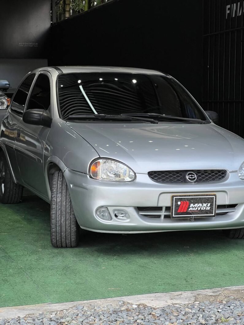 
								CHEVROLET CORSA ACTIVE 1.4 full									