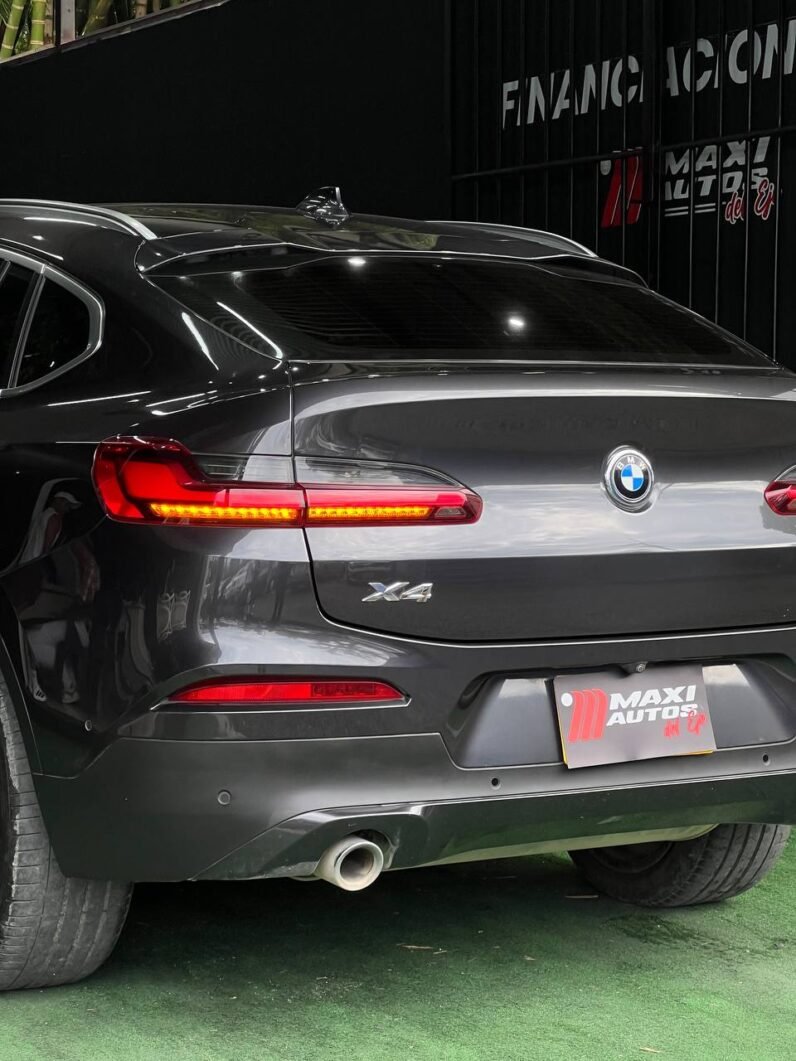 
								BMW X4 XDRIVE 30I 2.0 AT full									