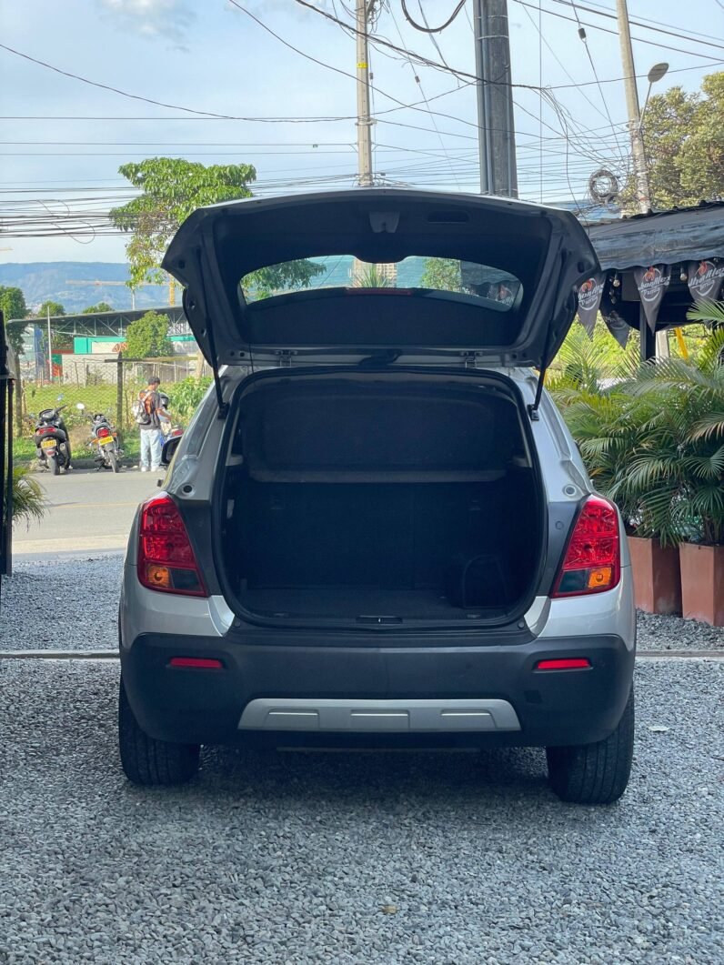 
								CHEVROLET TRACKER LT AT 1.8 full									