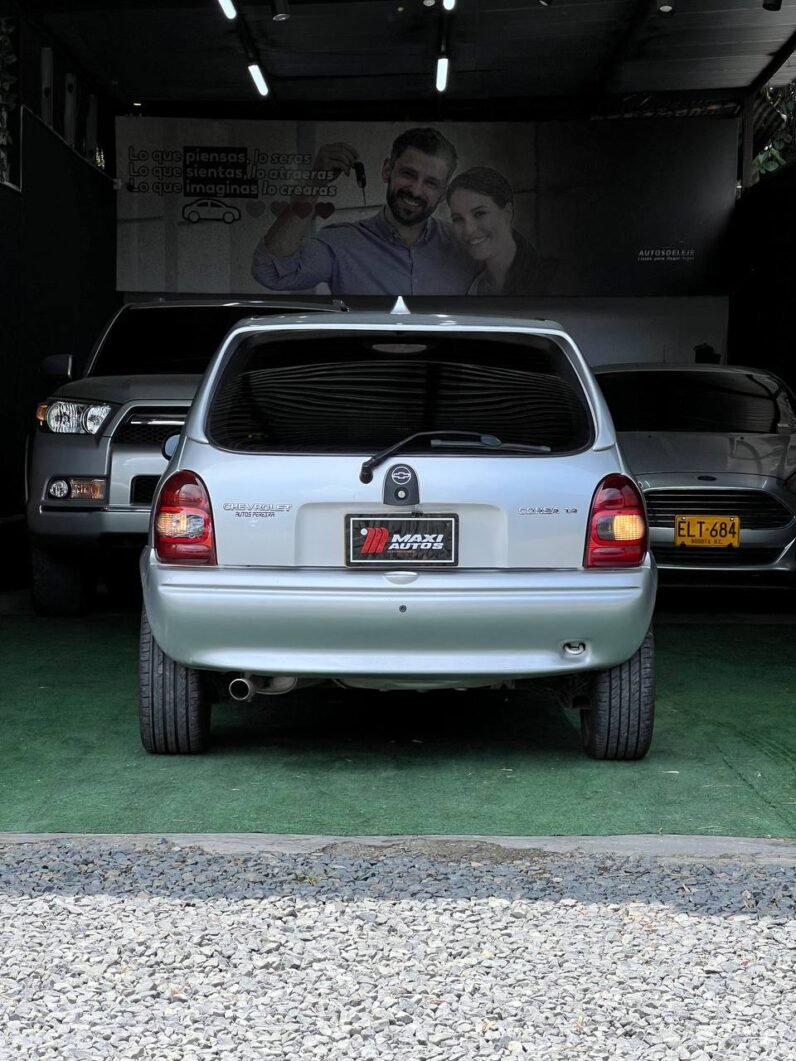 
								CHEVROLET CORSA ACTIVE 1.4 full									