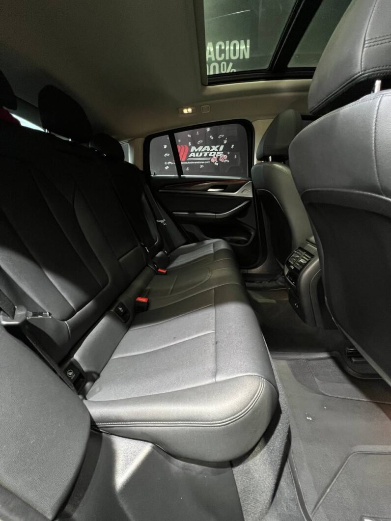 
								BMW X4 XDRIVE 30I 2.0 AT full									