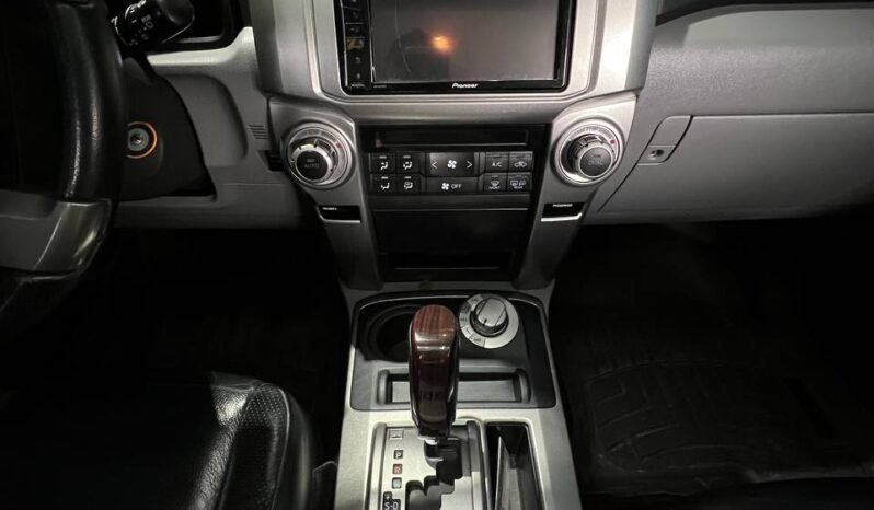 
								TOYOTA 4 RUNNER LIMITED 4*4 GASOLINA 4.0L AT full									