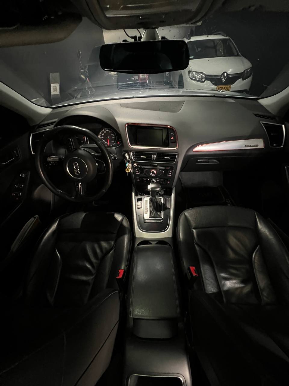 AUDI Q5 LUXURY 2.0 AT