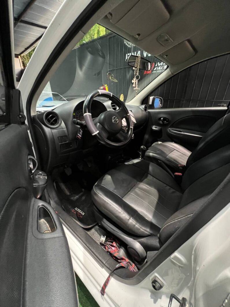 
								NISSAN MARCH SR MT 1.6 full									