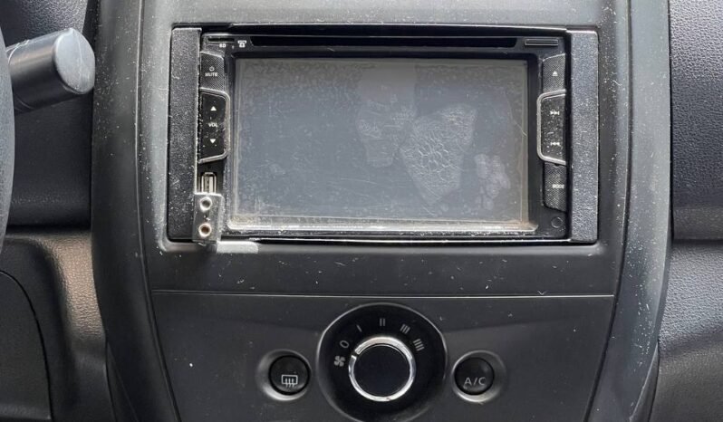 
								NISSAN VERSA SENSE MT 1.6 full									