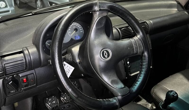 
								CHEVROLET CORSA ACTIVE 1.4 full									