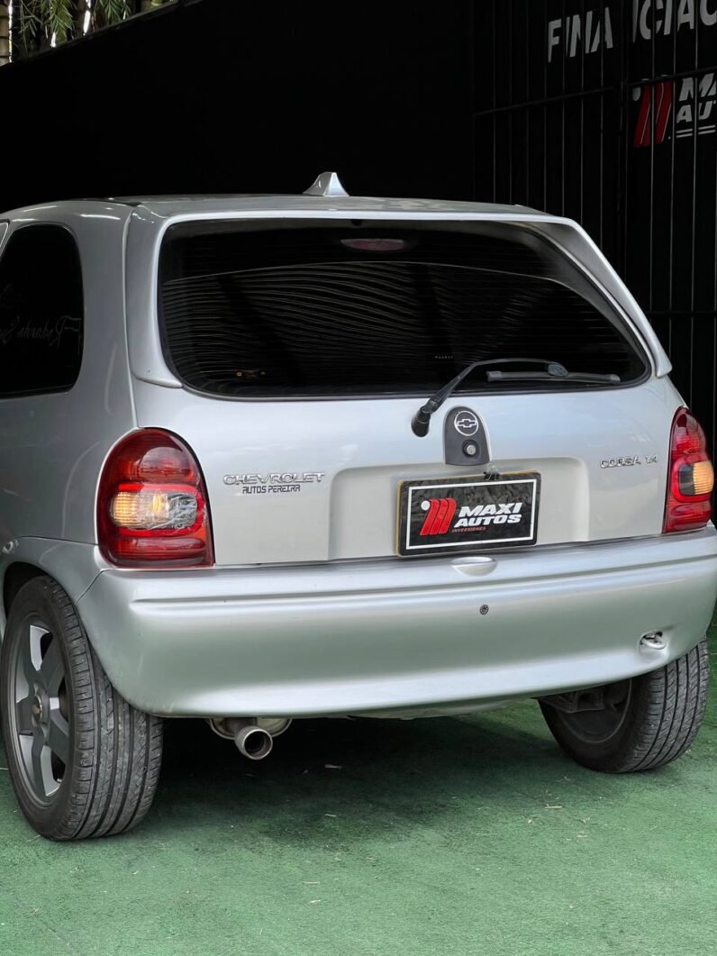 
								CHEVROLET CORSA ACTIVE 1.4 full									