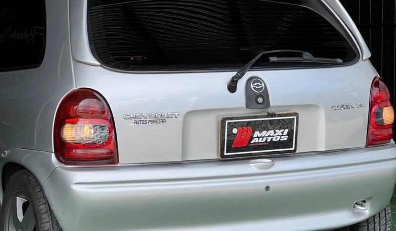 
								CHEVROLET CORSA ACTIVE 1.4 full									