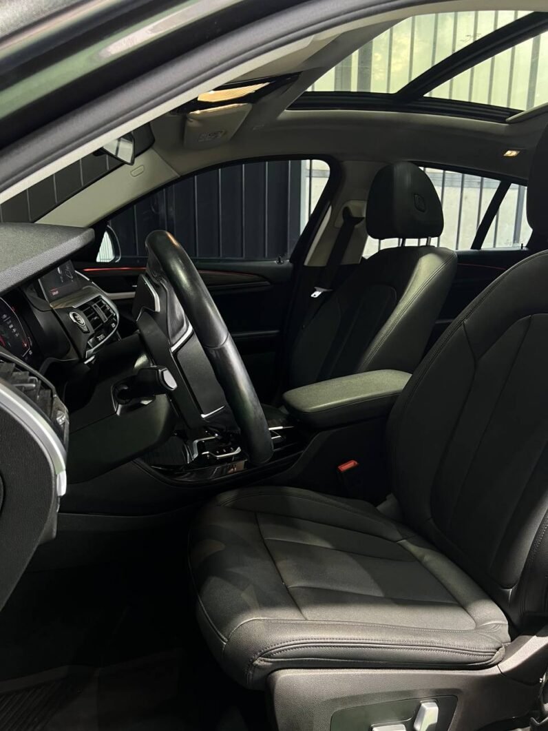 
								BMW X4 XDRIVE 30I 2.0 AT full									