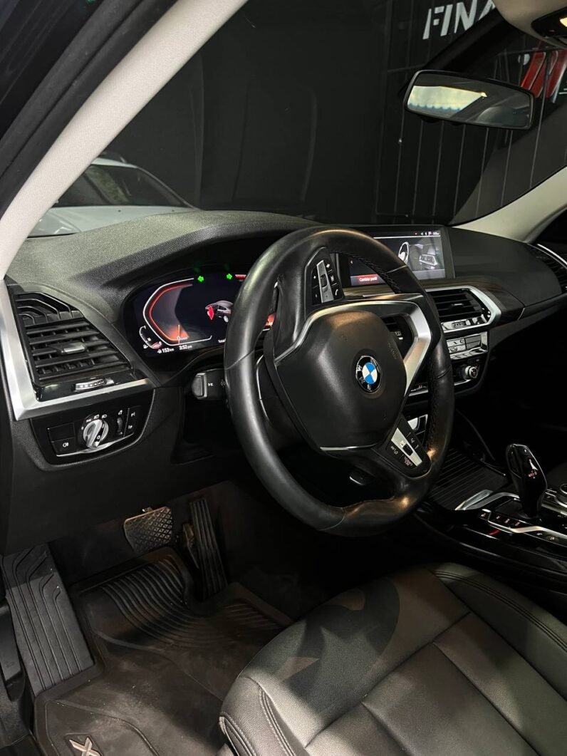 
								BMW X4 XDRIVE 30I 2.0 AT full									