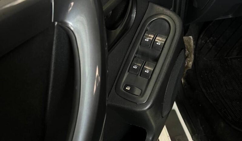 
								RENAULT DUSTER DYNAMIQUE AT 4X2 2.0 full									