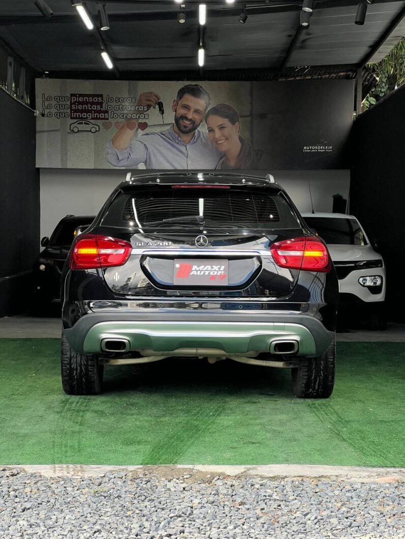 
								MERCEDES-BENZ GLA 200 1.6 T AT 4X2 full									