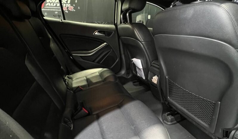 
								MERCEDES-BENZ GLA 200 1.6 T AT 4X2 full									