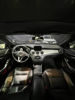 
										MERCEDES-BENZ GLA 200 1.6 T AT 4X2 full									