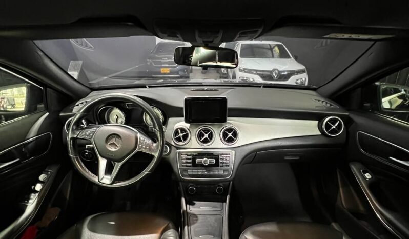 
								MERCEDES-BENZ GLA 200 1.6 T AT 4X2 full									
